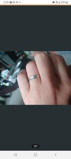 Elegante gouden ring met van binnen wit goud, 18 tot 19, Gebruikt, Ophalen of Verzenden, Dame of Heer