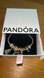 Pandora armband inclusief bedels, Ophalen, Pandora, Zo goed als nieuw, 4 bedels of meer