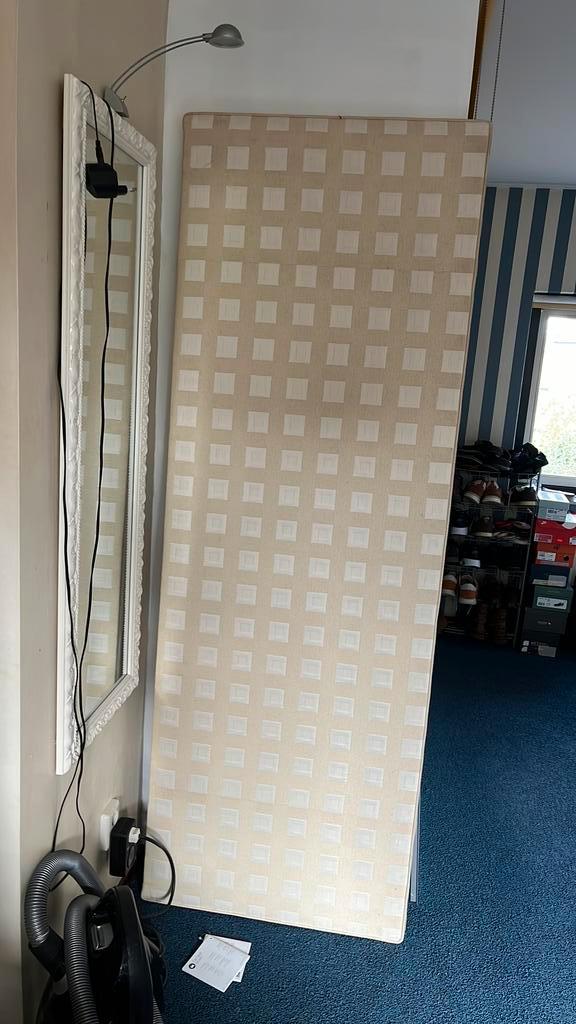 Bed achterwand hoofdbord  hoofdeinde 2 persoonsbed 200x70 cm, Huis en Inrichting, Slaapkamer | Bedden, Zo goed als nieuw, Tweepersoons