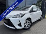 Toyota Yaris 1.5 Hybrid Active (bj 2019, automaat), Auto's, 12 maanden, Euro 6, 4 cilinders, Wit