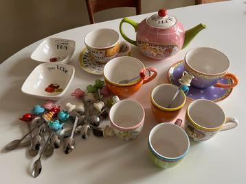 Blond Amsterdam Servies Set beschikbaar voor biedingen
