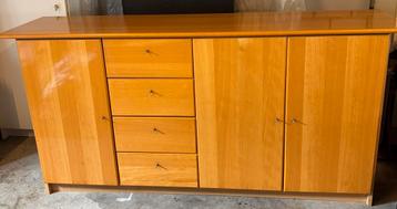 Prachtig beuken  of eiken hout dressoir.