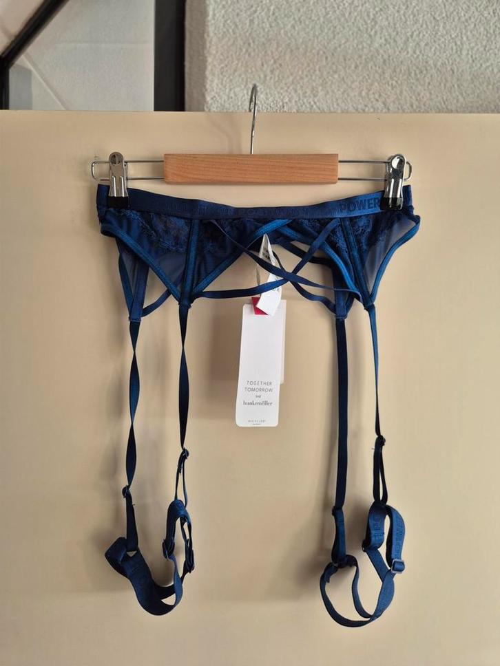 Hunkemöller Jarretel Power of Positivity - M, Kleding | Dames, Ondergoed en Lingerie, Overige typen, Blauw, Ophalen of Verzenden