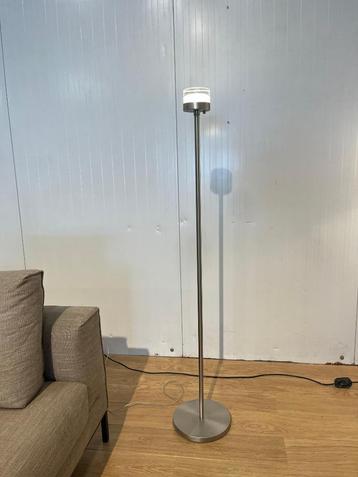 Design Vloerlamp – Hoogte 145 cm | NP: €1.000 beschikbaar voor biedingen