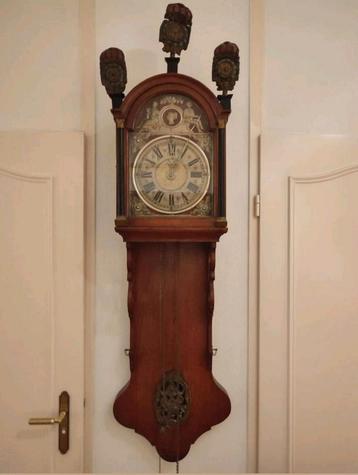 Antieke Friese Empire staartklok met eikenhouten kast 1870 beschikbaar voor biedingen