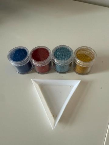 Nagelglitters beschikbaar voor biedingen
