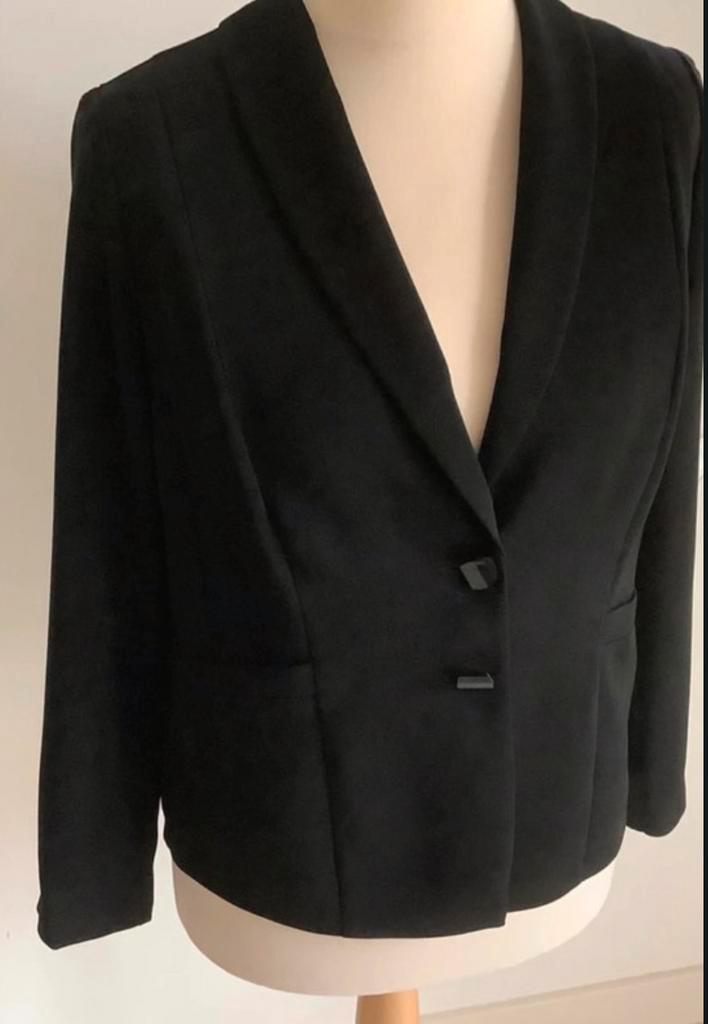 Hermann Lange blazer maat 40, Kleding | Dames, Jasjes, Kostuums en Pakken, Nieuw, Jasje, Maat 38/40 (M), Zwart, Ophalen of Verzenden
