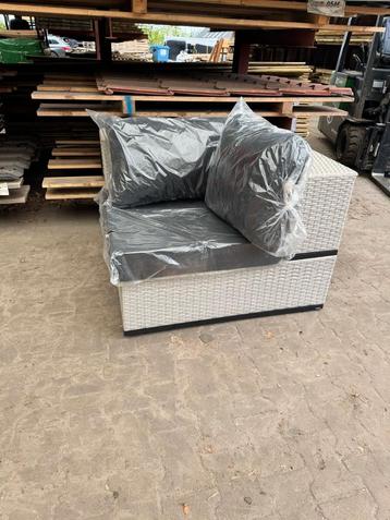 Tuinset, hoek deel en tafel. Over uit voorraad beschikbaar voor biedingen