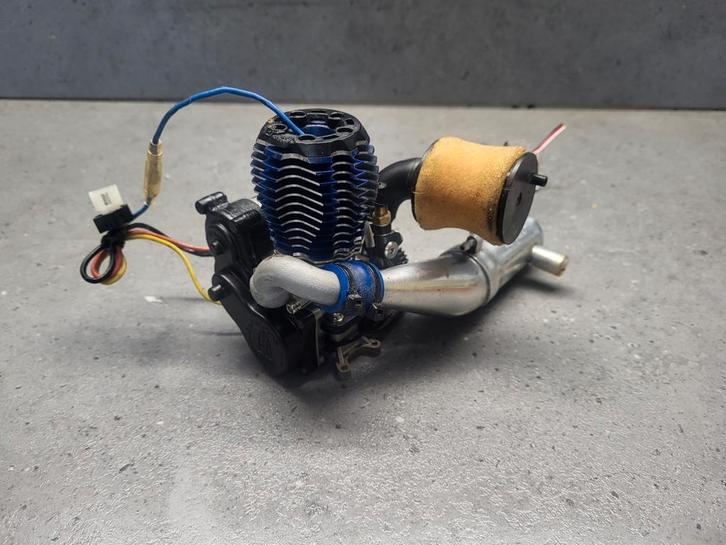 Zgan traxxas 3.3 nitro motortje, Hobby en Vrije tijd, Modelbouw | Radiografisch | Auto's, Zo goed als nieuw, Onderdeel, Nitro