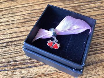 Pandora bedel met hartjes goud zilver beschikbaar voor biedingen