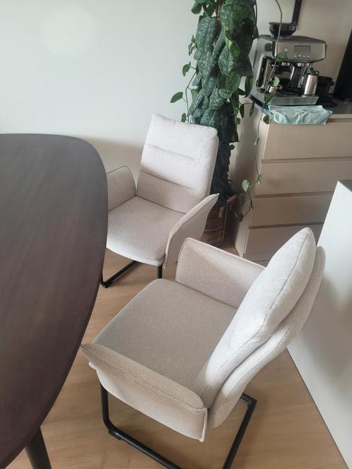 2x Eetkamerstoel Evi - zandkleur, zo goed als nieuw!, Huis en Inrichting, Stoelen, Zo goed als nieuw, Twee, Metaal, Stof, Overige kleuren