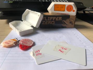 Flipper Zero met accessoires - 14 GB SD kaart beschikbaar voor biedingen