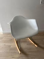 Eames Replica Schommelstoel - Stijlvol!, Huis en Inrichting, Stoelen, Ophalen, Zo goed als nieuw, Modern, Eén