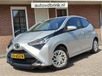 Toyota Aygo 1.0 VVT-i x-play, CAMERA / CRUISE CONTROL / NAP, Voorwielaandrijving, Gebruikt, Euro 6, 4 stoelen