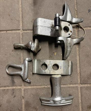 Gaither tubeless truck tire tool / bead breaker set beschikbaar voor biedingen