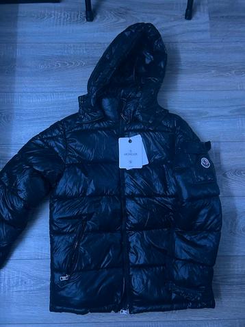 Moncler Maya Puffer - Stijlvolle Winterjas beschikbaar voor biedingen