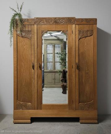 Antieke brocante Art Deco meidenkast vintage kast demontabel beschikbaar voor biedingen