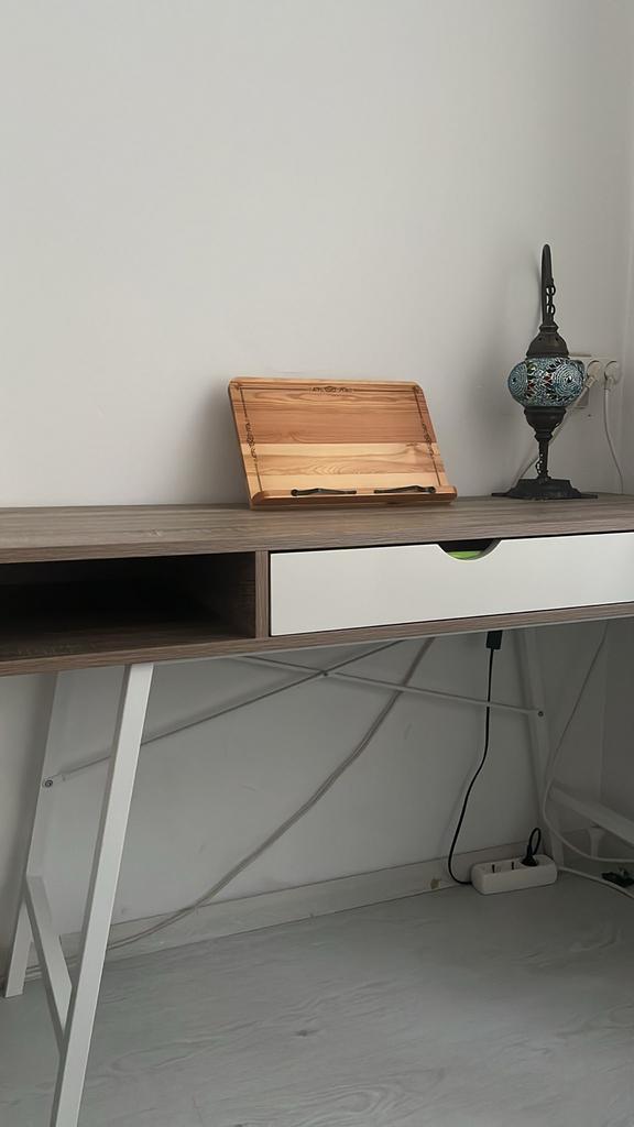 Bureau abbetved + ikea bureaustoel, Huis en Inrichting, Bureaus, Zo goed als nieuw, Bureau, In hoogte verstelbaar, Ophalen