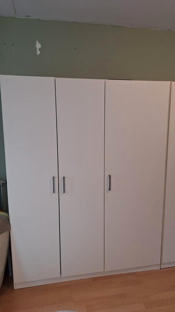 IKEA kledingkast met 3 deuren, Huis en Inrichting, Kasten | Kledingkasten, Zo goed als nieuw, 150 tot 200 cm, 100 tot 150 cm, 50 tot 75 cm