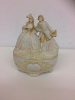 oud biscuit porselein doosje/box met paar (Schafer & Vater), Antiek en Kunst, Ophalen of Verzenden