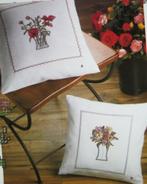 Borduurpatroon  Klaproos / bloemen in vaas  nr 8253, Hobby en Vrije tijd, Borduren en Borduurmachines, Verzenden, Nieuw, Handborduren