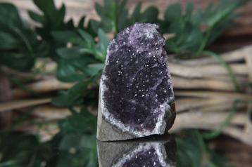 Amethist #0553 mineraal edelsteen beschikbaar voor biedingen