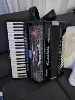 Accordeon Super Lucchini Stradella, Muziek en Instrumenten, Accordeons, Toetsaccordeon, Zo goed als nieuw, 120-bas, Met riemen
