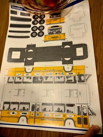 Bouwplaat, modelbouw. Standaard streekbus. Uitgave postgiro. beschikbaar voor biedingen