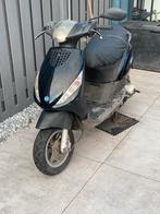Piaggio zip, Fietsen en Brommers, Scooters | Piaggio, Ophalen of Verzenden, Zo goed als nieuw, Benzine, Zip