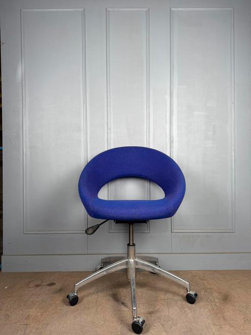 2 Artifort Nina design bureaustoelen zgan, Huis en Inrichting, Stoelen, Zo goed als nieuw, Twee, Metaal, Stof, Blauw, Ophalen of Verzenden