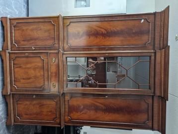 Prachtige antieke cabinet/buffetkast van Mahonie hout beschikbaar voor biedingen