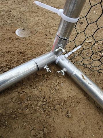 STEVIGE KIPPENREN 6 0P 3 METER  beschikbaar voor biedingen