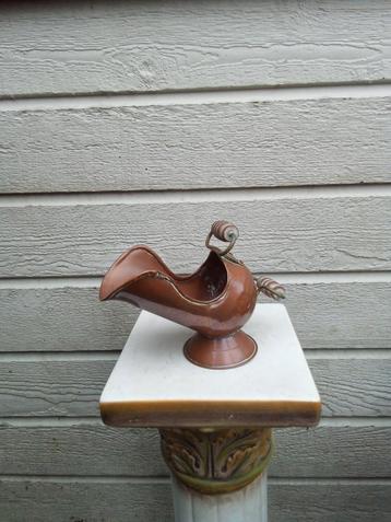 Kleine koperen kolenkit. beschikbaar voor biedingen