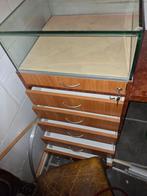 Gave vitrinekast met kogelvrijglas en met Mahonie Blad, Antiek en Kunst, Ophalen