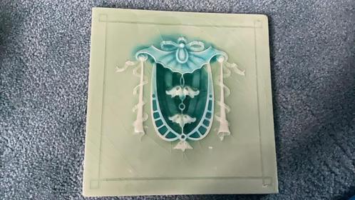 PRACHTIGE ARTNOUVEAU ANTIEKE WANDTEGEL MINTON & CO MAJOLICA, Antiek en Kunst, Antiek | Wandborden en Tegels, Ophalen of Verzenden