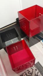 4x kallax inzet 2x rood 2x Zwarte €10,- per stuk, Huis en Inrichting, Kasten | Overige, Ophalen of Verzenden, Gebruikt