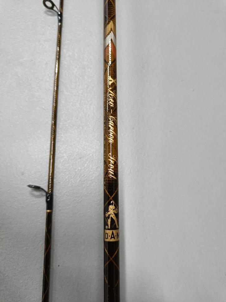 Mooie klassieke Dam X Kev-Carbon Trout spin 2.40 2d Cw 5-25g, Watersport en Boten, Hengelsport | Roofvissen, Zo goed als nieuw