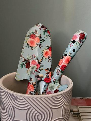 Tuinschep ongebruikt / bloemen patroon / rozen / Utrecht  beschikbaar voor biedingen