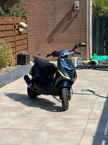 Piaggio zip 2024 beschikbaar voor biedingen