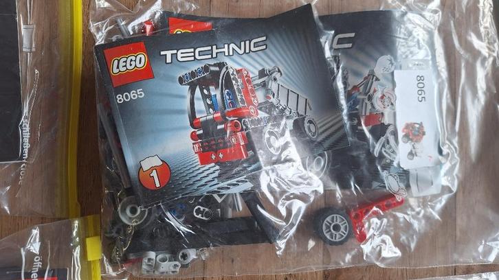 Lego Technic 8065 Mini Containertruck, Kinderen en Baby's, Speelgoed | Duplo en Lego, Zo goed als nieuw, Lego, Complete set, Ophalen of Verzenden