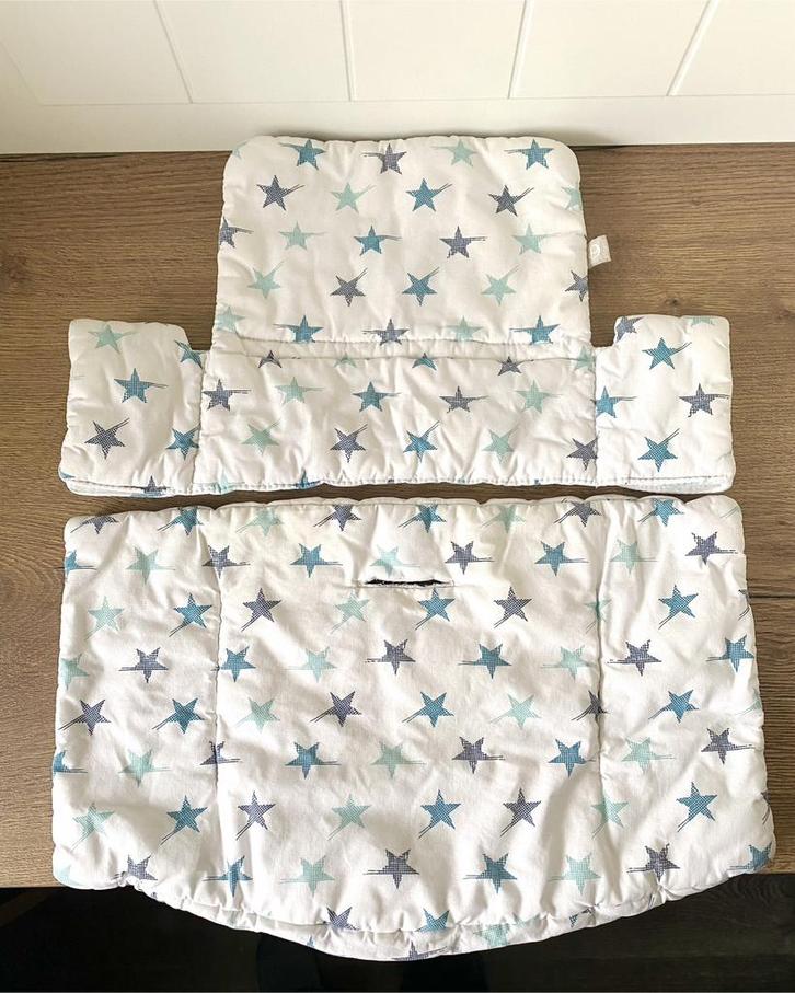 Stokke Tripp Trapp kinderstoel kussen set Wit blauw sterren, Kinderen en Baby's, Kinderstoelen, Zo goed als nieuw, Meegroeistoel