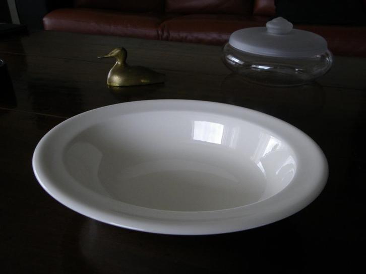 Wedgwood TRADITIONAL PLAIN ovale open groenteschaal, Huis en Inrichting, Keuken | Servies, Zo goed als nieuw, Wedgwood, Aardewerk