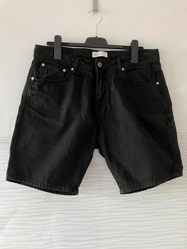 Zara Man korte spijkerbroek heren, mt. 44, kleur zwart., Kleding | Heren, Broeken en Pantalons, Zo goed als nieuw, Zwart, Ophalen of Verzenden