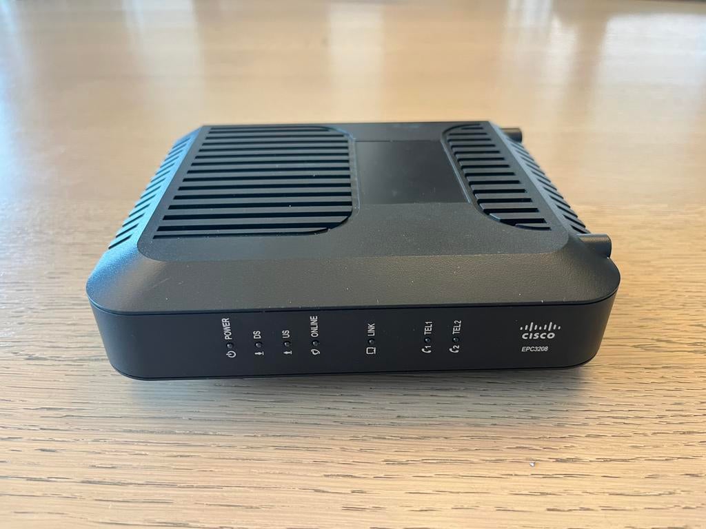 Cisco modem EPC3208, Ophalen of Verzenden, Gebruikt, Router met modem, Cisco