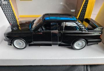 Bburago BMW 3 Series M3 E30 zwart/ rood of wit 1:24 nieuw beschikbaar voor biedingen