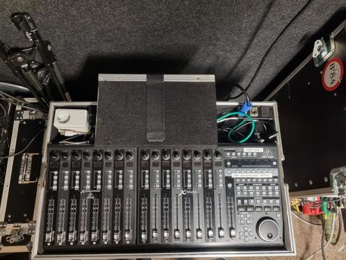 Behringer X-Touch + Extender in Case, Muziek en Instrumenten, Mengpanelen, Gebruikt, 20 kanalen of meer, Microfooningang, Ophalen