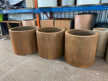 Plantenbakken rond cortenstaal coating  beschikbaar voor biedingen