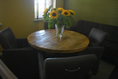 Ronde eettafel mangohout, Huis en Inrichting, Complete eetkamers, Zo goed als nieuw, Ophalen