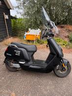 NIU N1S - 2019 - 45 km/u, Fietsen en Brommers, Snorfietsen en Snorscooters, Ophalen of Verzenden, Zo goed als nieuw, Elektrisch