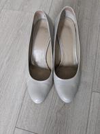 Mooie grijze pumps, Kleding | Dames, Schoenen, Pumps, Ophalen of Verzenden, Zo goed als nieuw, Noe